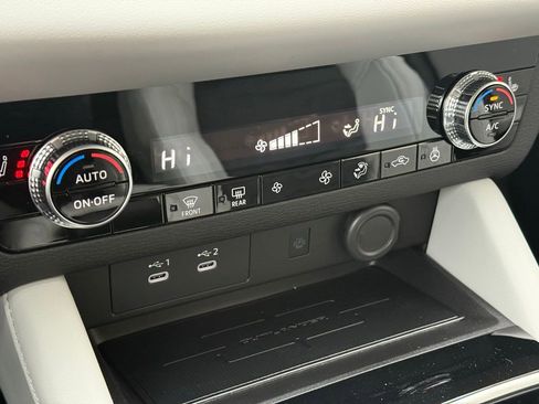 New 2026 Mitsubishi Outlander SE image 17