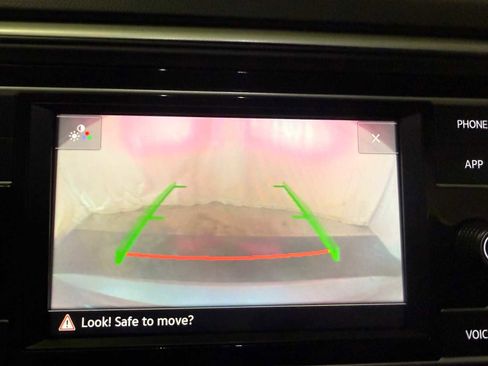 Certified 2022 Volkswagen Atlas SE image 32