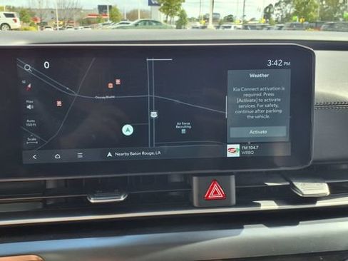 Used 2025 Kia Carnival image 28