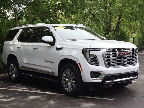 Used 2025 GMC Yukon Denali AWD/4WD image 12