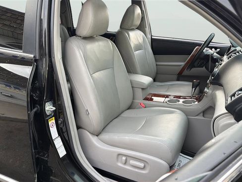 Used 2013 Toyota Highlander Limited AWD/4WD image 14