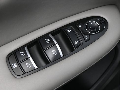 Used 2023 INFINITI QX50 Luxe image 4