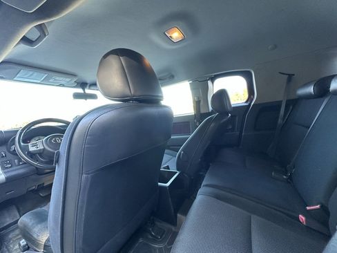 Used 2007 Toyota FJ Cruiser 4WD image 16