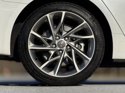 Used 2022 Genesis G70 2.0T image 19