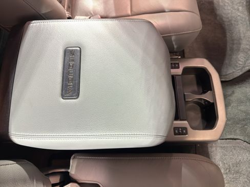 Used 2015 Toyota Sequoia Platinum image 28