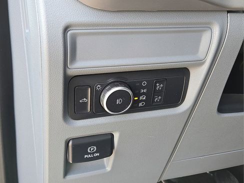 Used 2021 Ford F150 XLT image 22