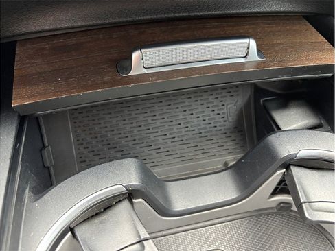 Used 2020 Mercedes-Benz GLE 450 4MATIC w/ AMG Line Exterior image 38