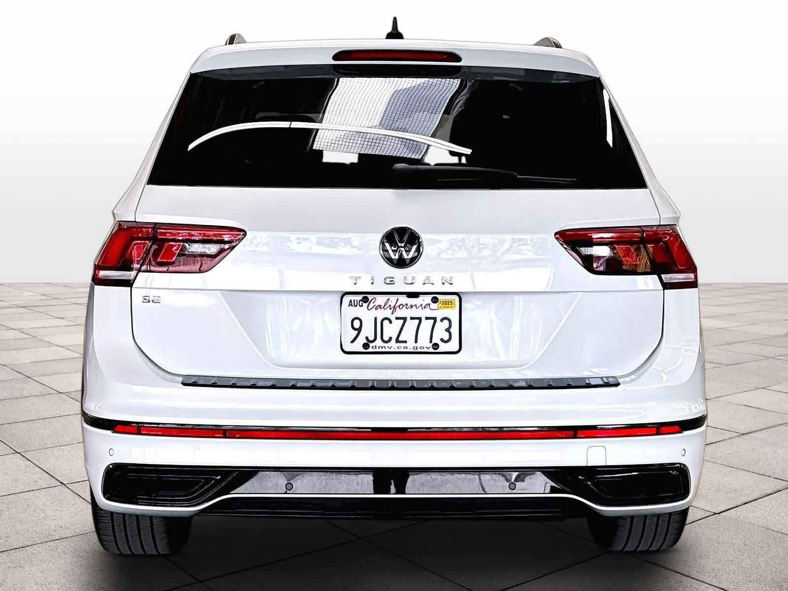 Used 2023 Volkswagen Tiguan SE R-Line FWD image 8