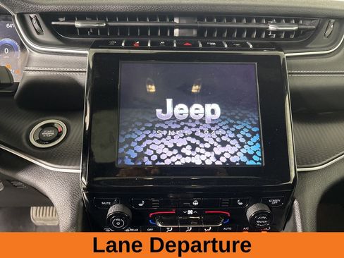 Used 2023 Jeep Grand Cherokee Laredo AWD/4WD image 16