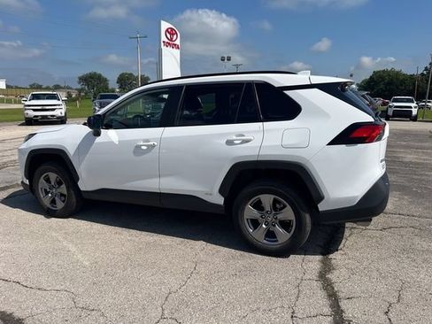 Used 2025 Toyota RAV4 LE AWD/4WD image 1