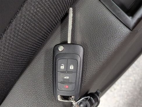 Used 2014 Chevrolet Cruze LT image 33