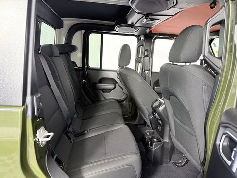 Used 2023 Jeep Gladiator Willys image 24