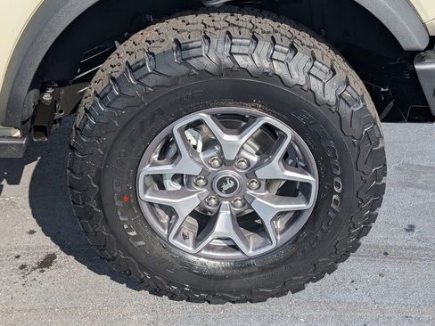 New 2025 Ford Bronco Badlands image 17