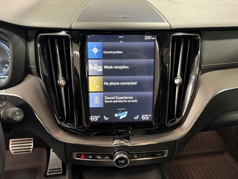 Used 2020 Volvo XC60 T8 R-Design AWD/4WD image 26