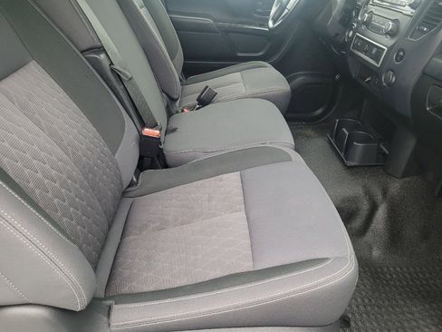 Used 2022 Nissan Titan S image 21