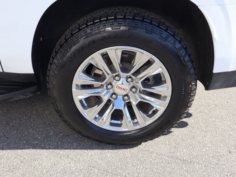 Certified 2024 GMC Yukon XL Denali image 43