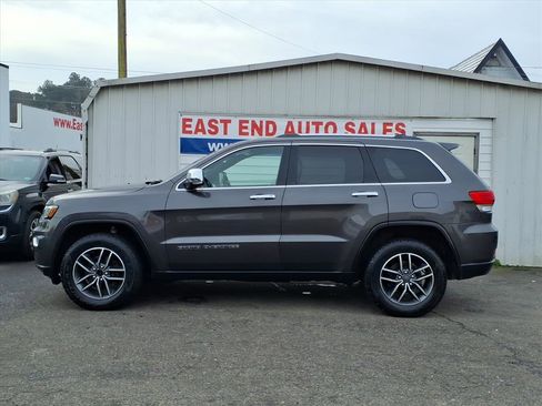 Used 2019 Jeep Grand Cherokee Limited w/ Luxury Group II image 2
