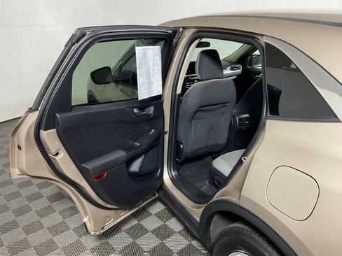 Used 2020 Ford Escape SE image 29