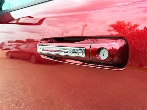 Used 2021 RAM 1500 Laramie AWD/4WD image 17