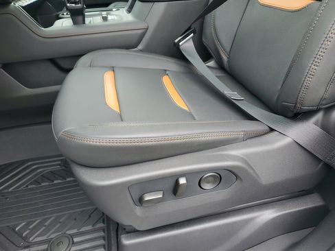 New 2026 GMC Sierra 1500 AT4 w/ Technology Package AWD/4WD image 22