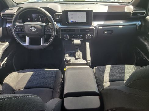 Used 2025 Toyota 4Runner SR5 AWD/4WD image 15