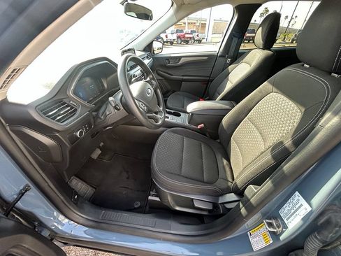 Used 2025 Ford Escape Active AWD/4WD image 11