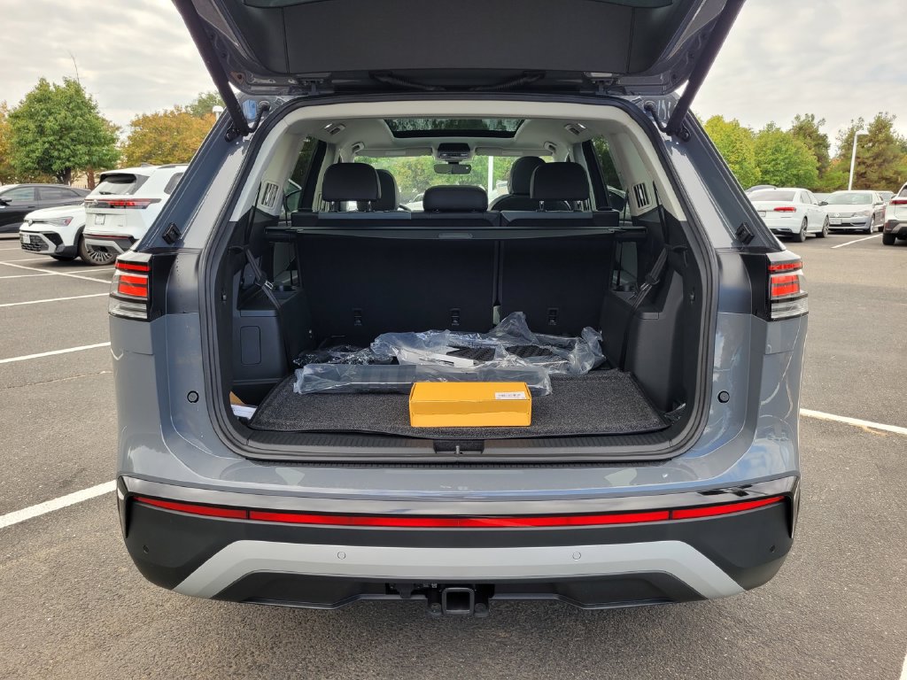 New 2027 Volkswagen Atlas SE FWD image 27