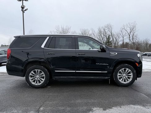 Used 2022 GMC Yukon SLT w/ SLT Premium Package image 4