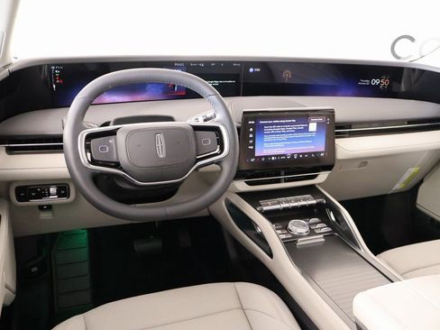 New 2026 Lincoln Nautilus Premier w/ Jet Appearance Package AWD/4WD image 2