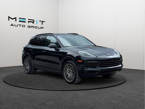 Used 2023 Porsche Cayenne Platinum Edition AWD/4WD image 1