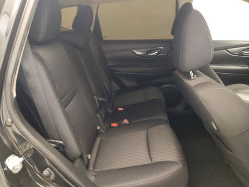 Used 2019 Nissan Rogue SV image 19