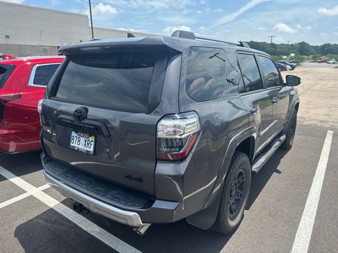 Used 2018 Toyota 4Runner TRD Off-Road Premium AWD/4WD image 4