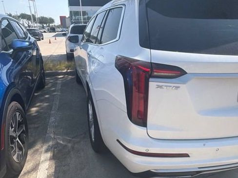 Used 2021 Cadillac XT6 Luxury FWD image 3