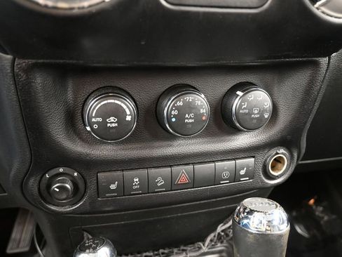 Used 2015 Jeep Wrangler Unlimited Sahara w/ Dual Top Group image 19