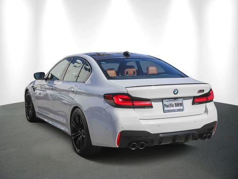 Used 2023 BMW M5 image 4
