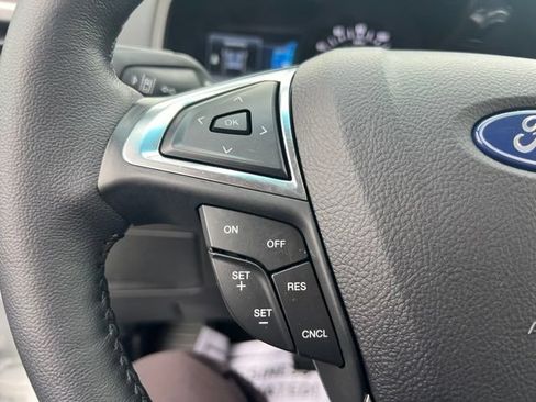 Certified 2024 Ford Edge SEL w/ Convenience Package AWD/4WD image 9