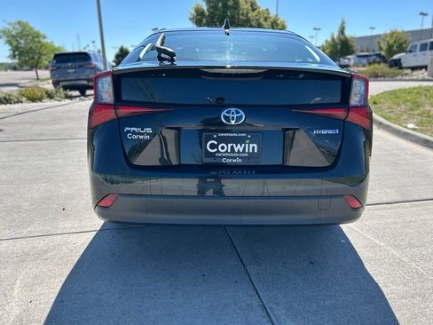 Used 2021 Toyota Prius LE FWD image 6