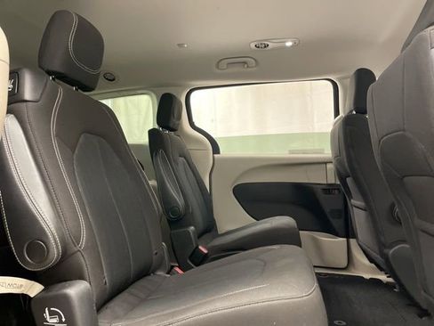 Used 2020 Chrysler Voyager LX image 13