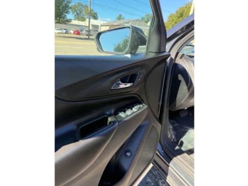 Used 2018 Chevrolet Equinox LT image 16