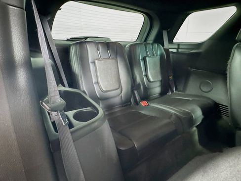 Used 2015 Ford Explorer XLT w/ Equipment Group 202B FWD image 33