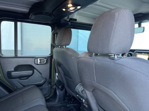 Used 2023 Jeep Gladiator Willys image 21