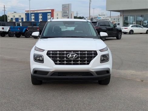 Used 2024 Hyundai Venue SEL image 8