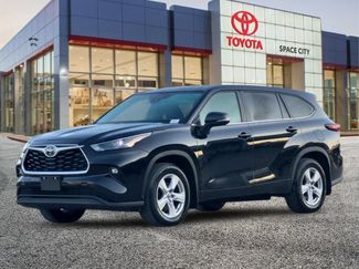 Used 2024 Toyota Highlander LE AWD/4WD video 2