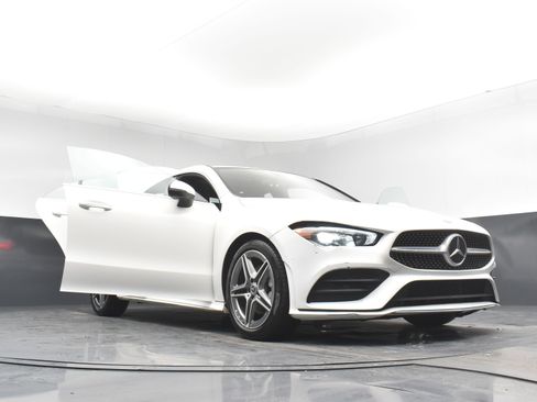 Used 2022 Mercedes-Benz CLA 250 4MATIC w/ AMG Line image 30
