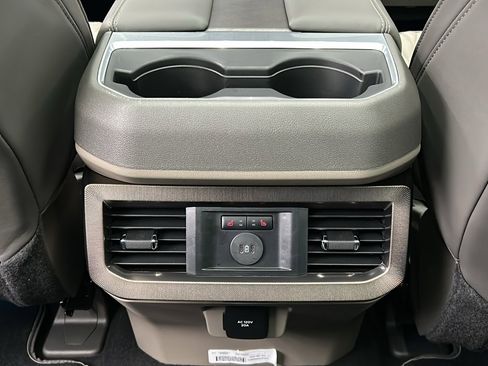 Used 2026 Ford F450 Platinum w/ Platinum Plus Package image 40