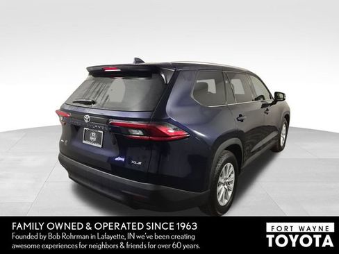 Used 2025 Toyota Grand Highlander AWD image 7