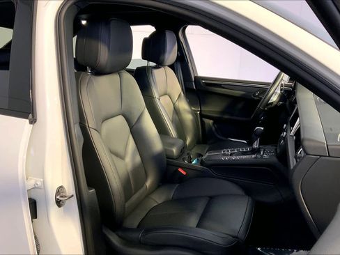 Used 2021 Porsche Macan image 18