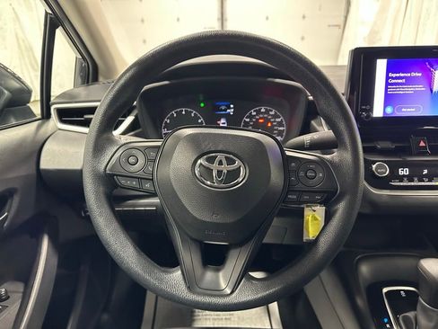 Used 2025 Toyota Corolla LE FWD image 18