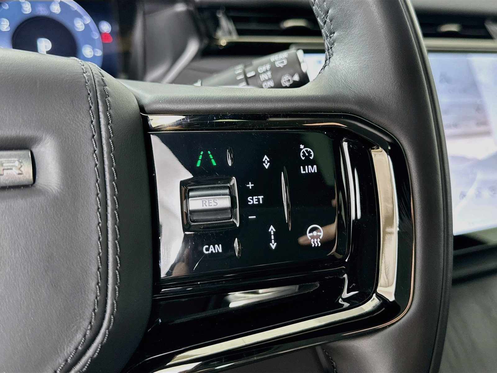 New 2026 Land Rover Range Rover Velar S AWD/4WD image 19