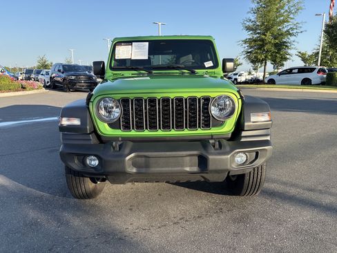 Used 2025 Jeep Wrangler Unlimited Sport AWD/4WD image 3